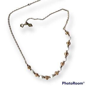 Sarah Coventry white and gold tone beaded necklace